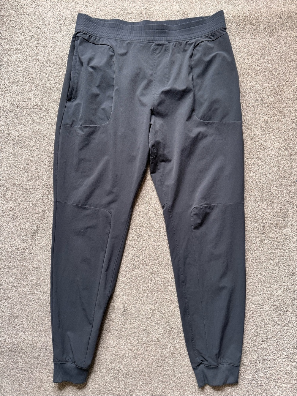 Mens Alo Yoga Nylon Pull On Stretch Joggers Size XL Tall Like New Grey